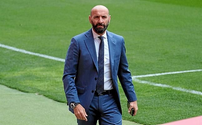 Monchi: "En este Sevilla no podríamos esperar a un Daniel Alves"