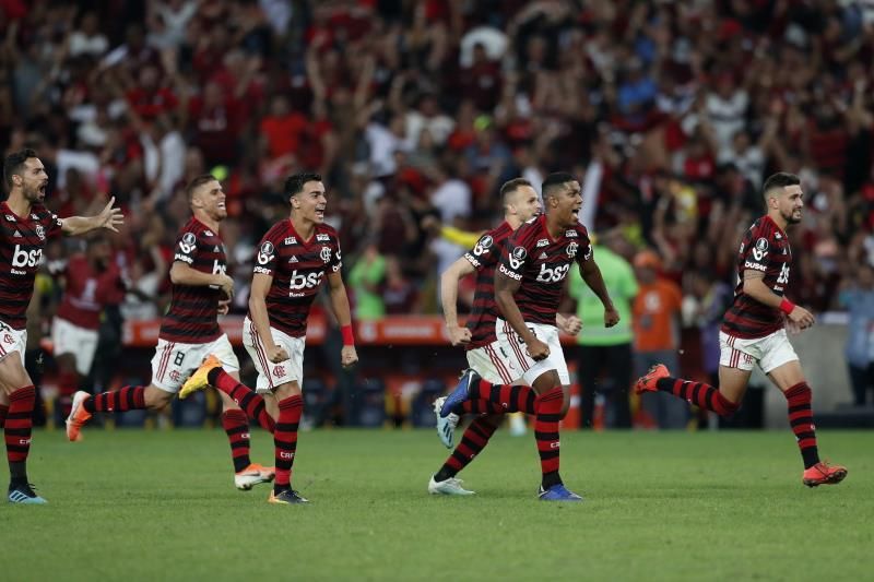 Flamengo gana clásico Fla-Flu, saca 10 puntos de renta y enloquece 'torcida'