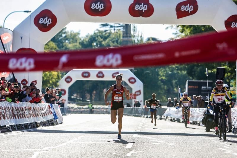 La campeona de España Elena Loyo triunfa en el Medio Maratón de la Mujer