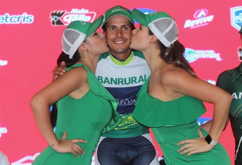 El peruano André González es líder de la vuelta ciclística de Guatemala, tras ganar la cuarta etapa