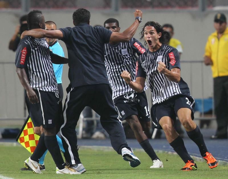Alianza Lima le arrebata el liderato del fútbol en Perú a su clásico rival