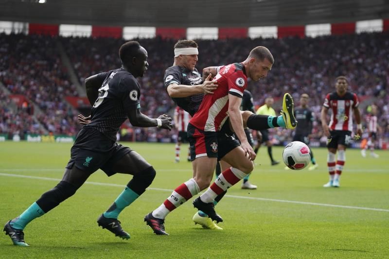 Jugadores del Southampton donan su sueldo tras perder 0-9