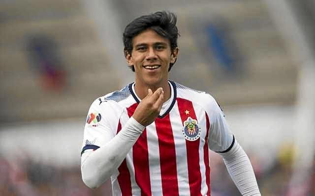 Al igual que el Betis, el Sevilla también sigue a Macías