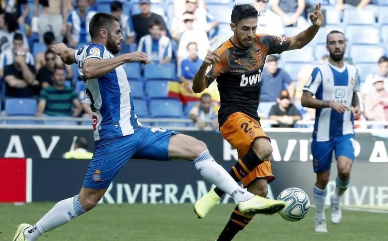 El Valencia remonta y hunde al Espanyol