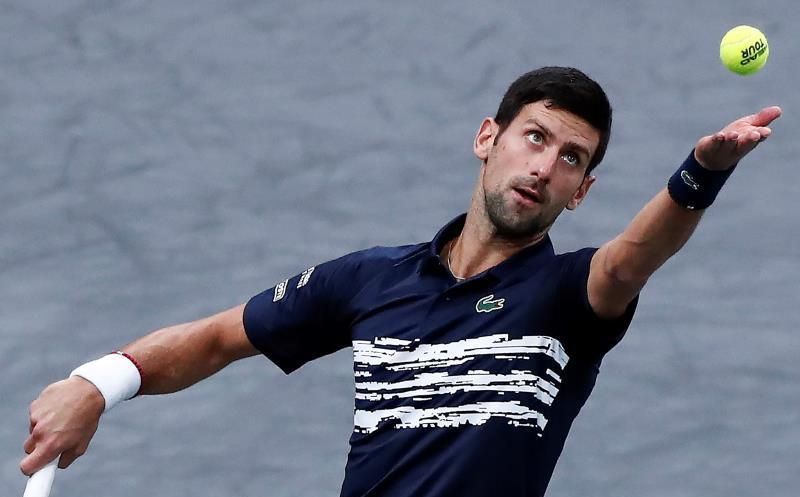 Djokovic mantiene la presión sobre Nadal y jugará su sexta final en París