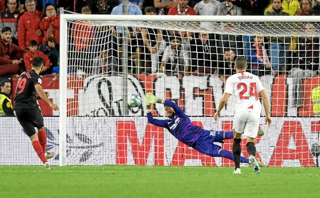 Vaclik vuelve a salvar puntos para el Sevilla