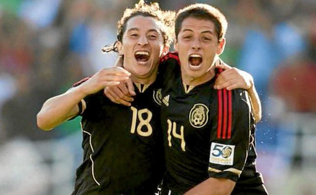 Guardado y Chicharito exportan a Sevilla el Clásico Tapatío