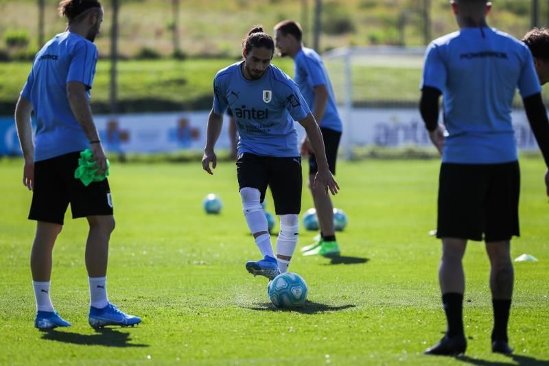Cáceres y Pereiro convocados en Uruguay por los lesionados Nández y Rodríguez
