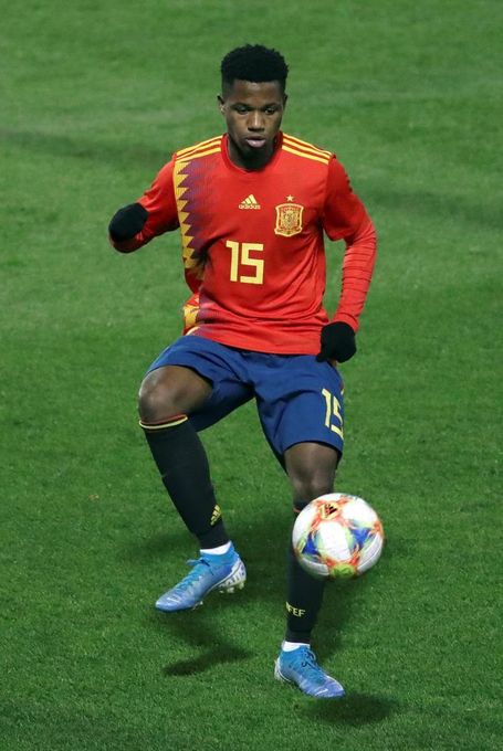 3-0. España se olvida de Olmo y sigue invicta