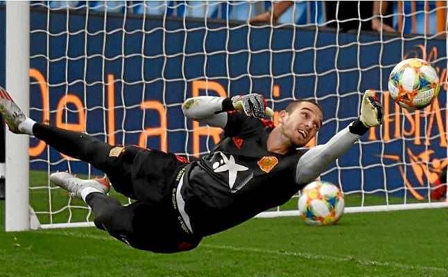 Pau López: "Estaba muy bien en el Betis, pero ir a la Roma era subir el nivel"