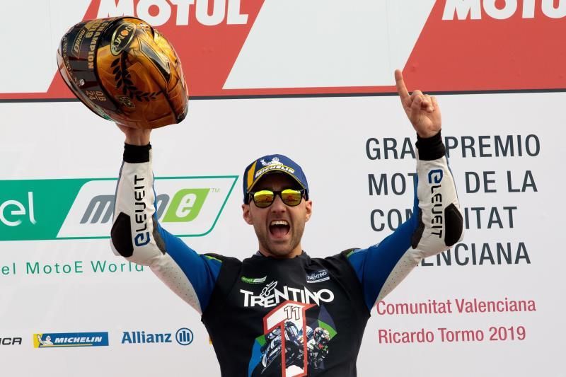 Matteo Ferrari, campeón de la Copa del Mundo de motos eléctricas