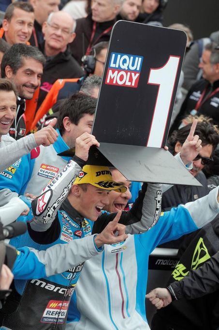 Sergio García ingresa en el olimpo de los ganadores de Moto3