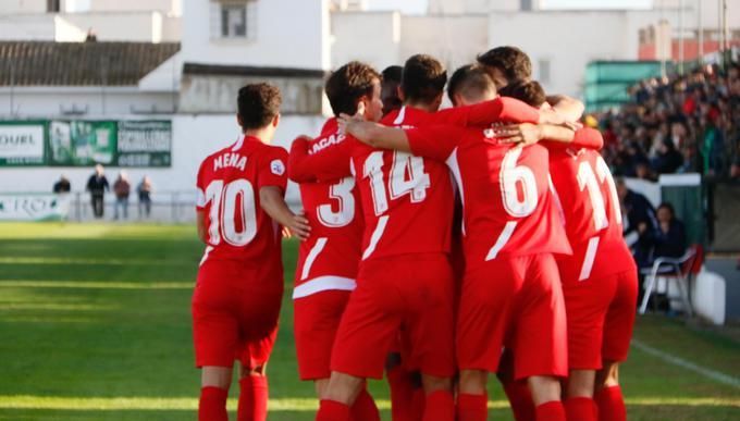 Sanluqueño 1-2 Sevilla Atlético: El filial asalta El Palmar