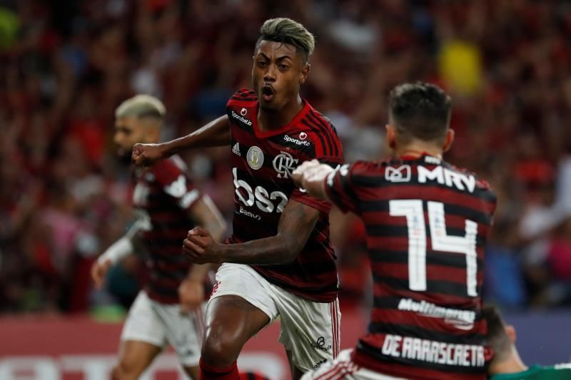 Flamengo viaja a Lima animado por miles de hinchas que piden la Libertadores