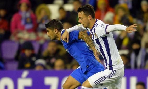 Banega, sobre el penalti: "El VAR está para eso"