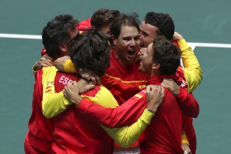 Pedro Sánchez felicita al equipo español de Copa Davis por su sexto título