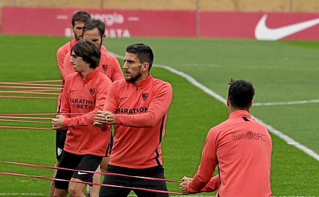 El Sevilla afina su puesta a punto ante el Qarabag sin Reguilón, Navas ni De Jong