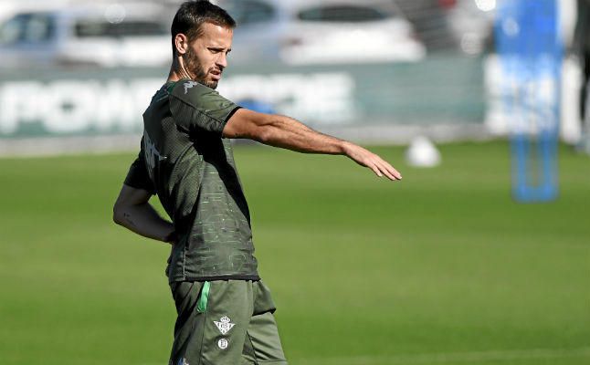 Canales muestra su felicidad por renovar