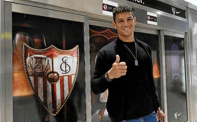 ¿Es Diego Carlos el mejor central de LaLiga?