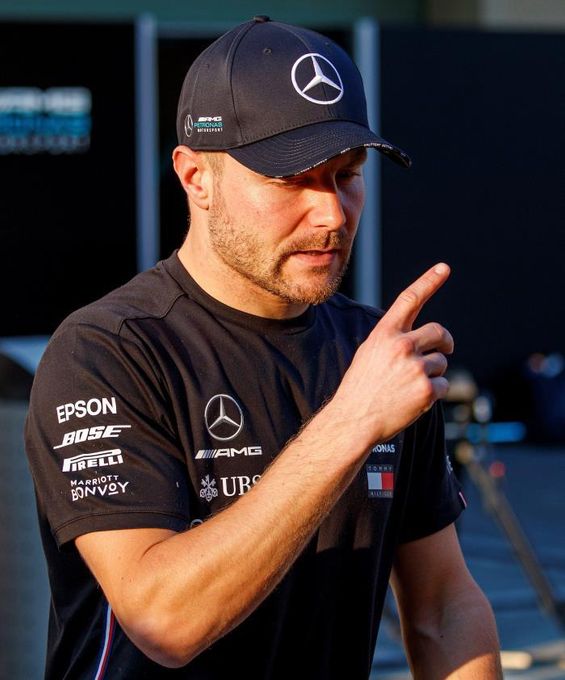 Bottas anuncia su divorcio en una red social