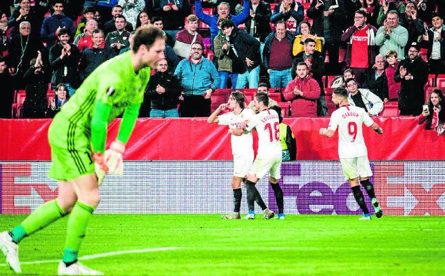 Bryan Gil sí agarró la camiseta del Sevilla
