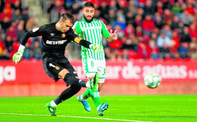 Una victoria de manos gigantes para el Betis