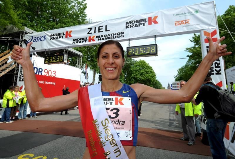 La carrera de "Papá Noel", con 7.000 atletas, premiará a Alessandra Aguilar