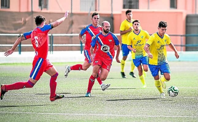 Al Tomares se le caen los goles