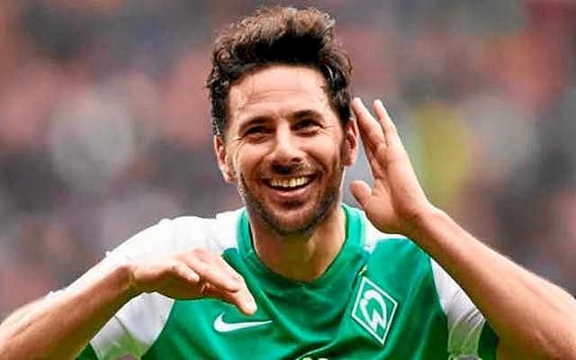 A Claudio Pizarro le separó del Betis... unas copas de pisco sour