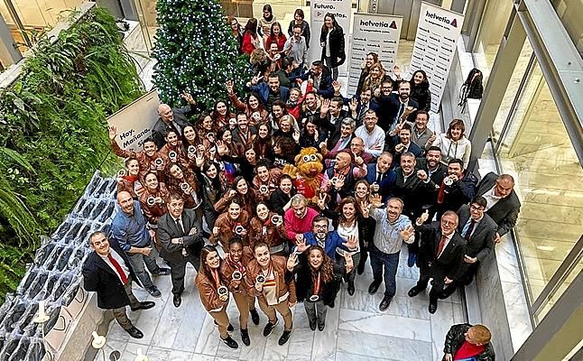 Las 'Guerreras' visitan la sede de Helvetia Seguros en Madrid