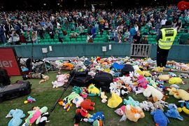 Lluvia de peluches al descanso para que ningún niño se quede sin Reyes Magos
