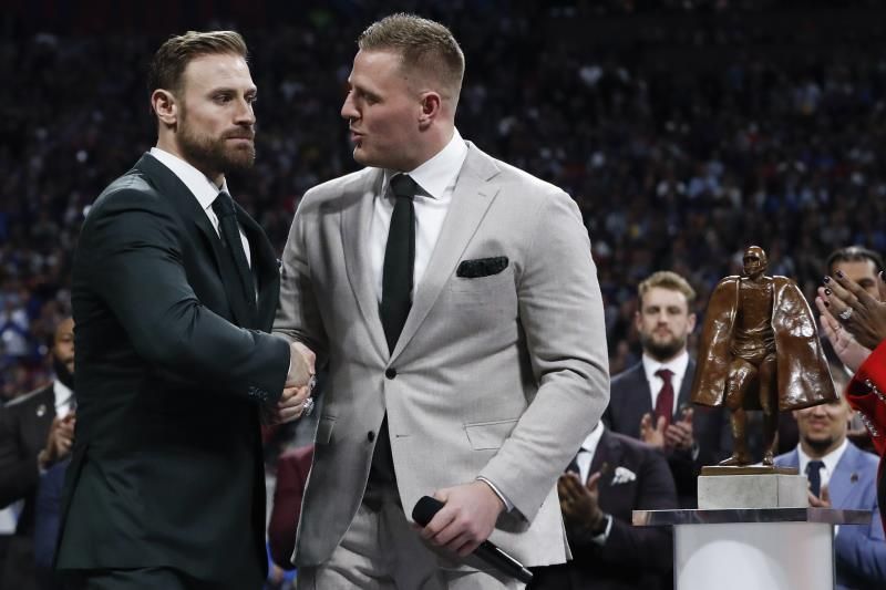 J.J. Watt regresa a los entrenamientos de los Texans