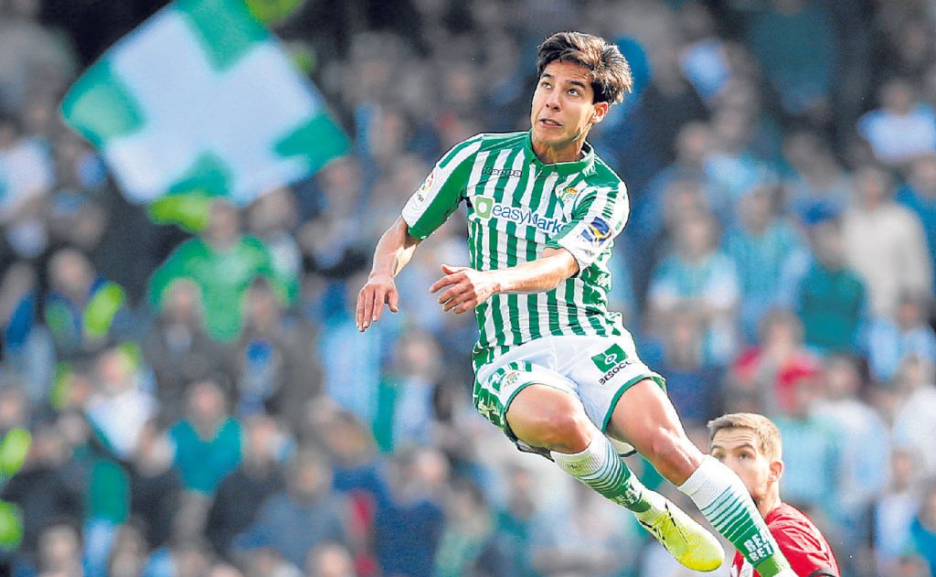 Diego Lainez, el primer fichaje está en casa