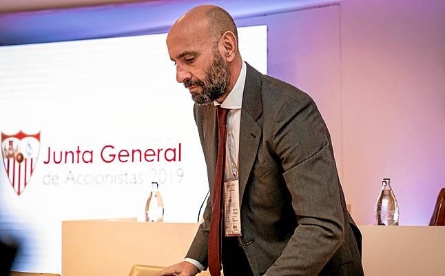 Monchi: "Creo de forma extrema, radical y ultra en el Sevilla que se está cociendo"