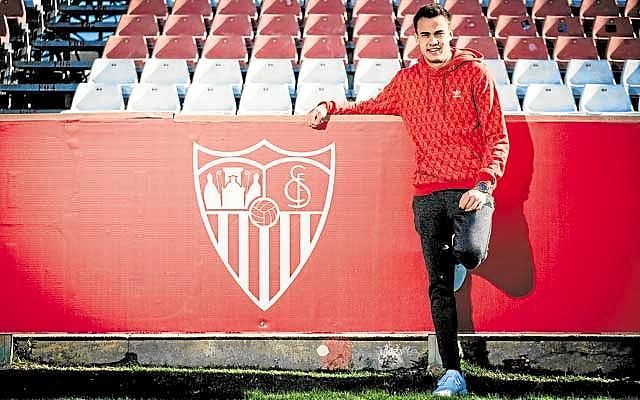 Reguilón: "Como ciudad, como club... a Sevilla no se le puede poner un pero"