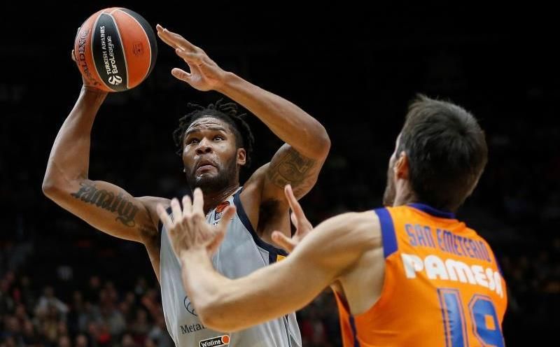 Devin Booker dirige el ataque de los Suns