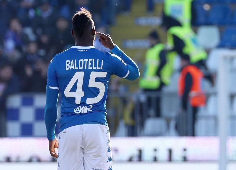 Balotelli, récord y racismo