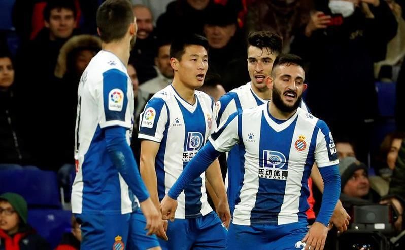 Medios y redes sociales chinas enloquecen con el gol de Wu Lei al Barcelona