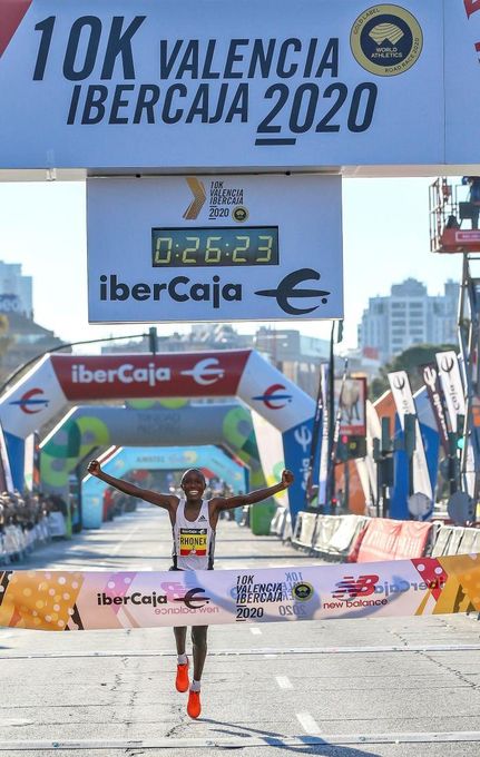 Kipruto bate el récord mundial de 10K con 26:24