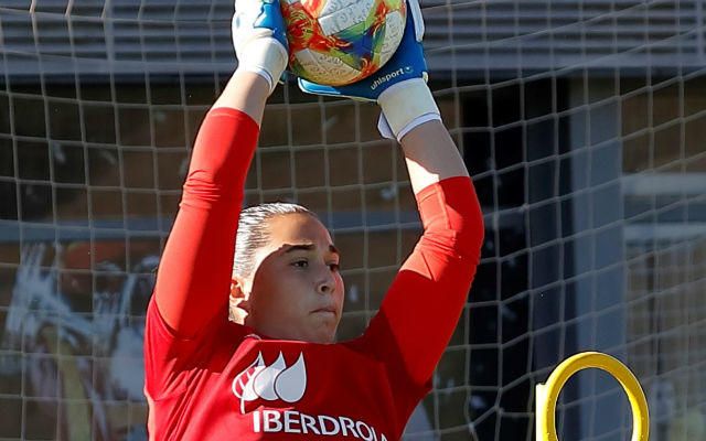 Cata Coll, convocada con la Sub-19