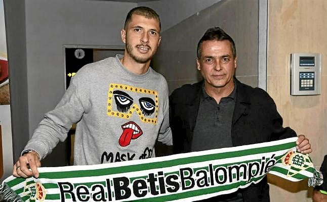 Alexis Trujillo presenta a Guido: "Polivalente, buena salida de balón y un gran golpeo"