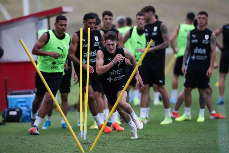 Uruguay efectúa su último entrenamiento antes del Preolímpico de Colombia