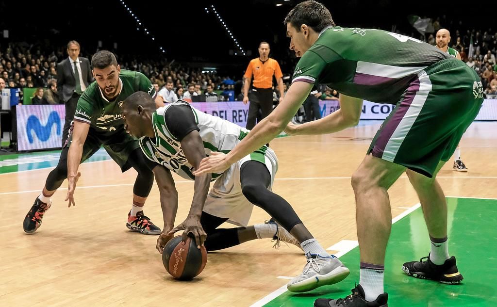 Tropiezo bético en el derbi y fin a la racha(66-88)