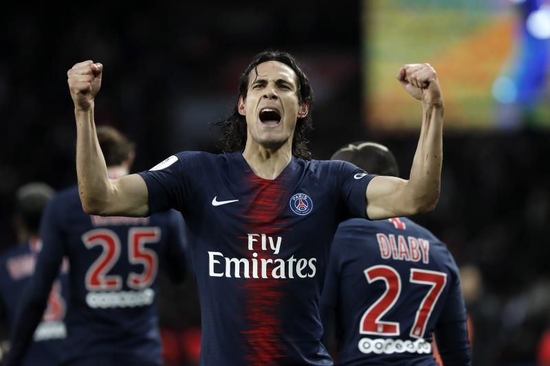 El Atlético hace una nueva oferta de 10 millones por Cavani, dice "L'Équipe"