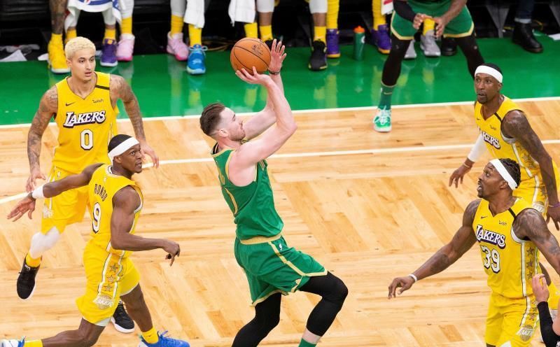 133-107. Kemba gana a James por primera vez y Celtics se exhiben ante Lakers