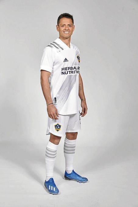 Chicharito ya viste los colores de los Galaxy: "Era el momento adecuado, voy para jugar"