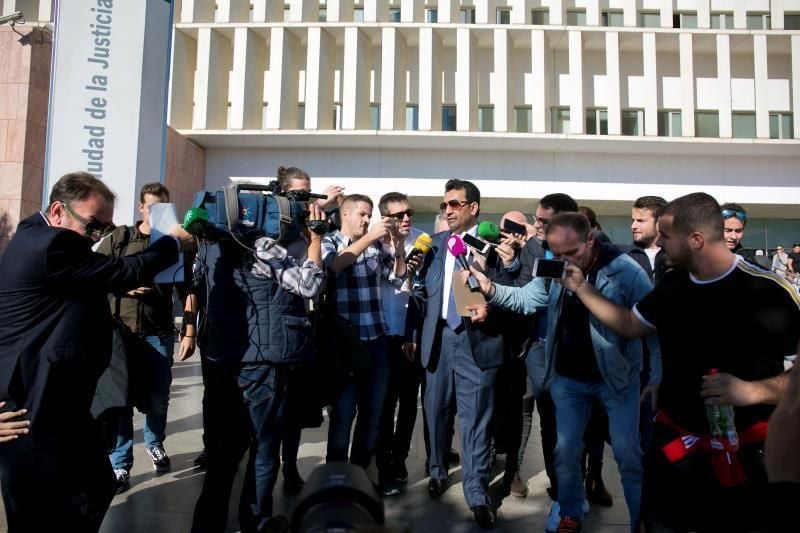 La Policía Nacional interviene las instalaciones del Málaga por orden judicial