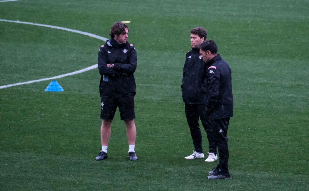 El Betis vuelve al trabajo sin Lainez ni Canales