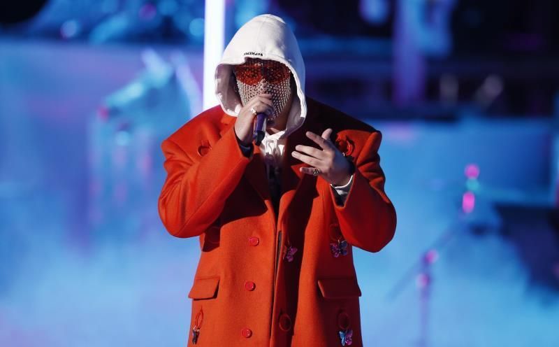 Bad Bunny rinde tributo a Kobe Bryant con la canción "6 Rings"