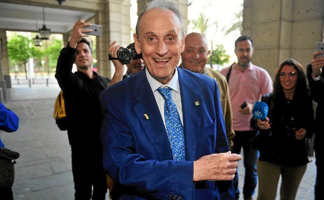 Lopera: "Los béticos me dicen 'Vuelve Don Manuel'"